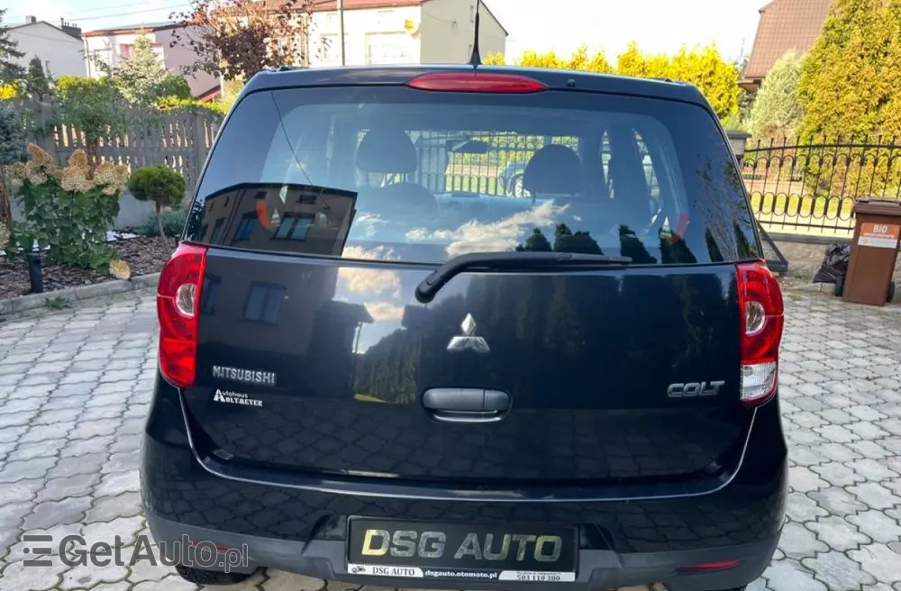 MITSUBISHI Colt 