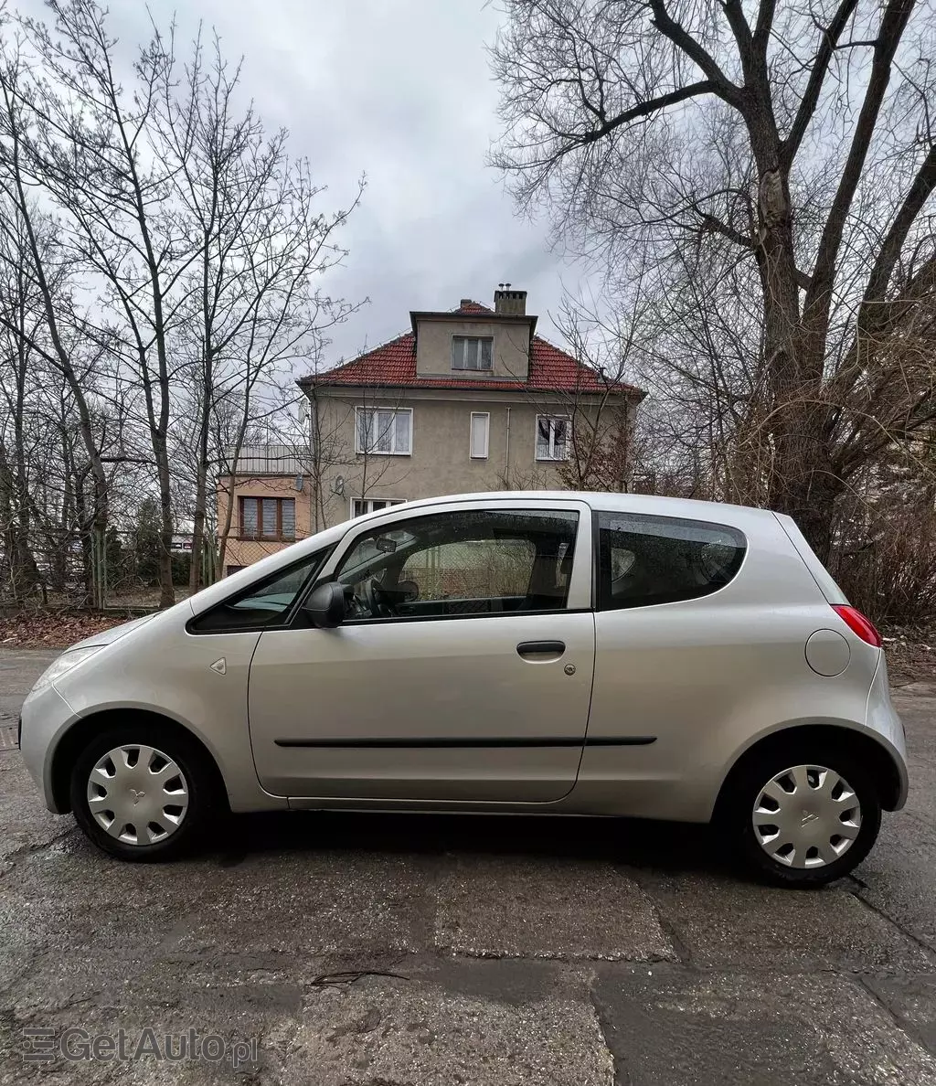 MITSUBISHI Colt 