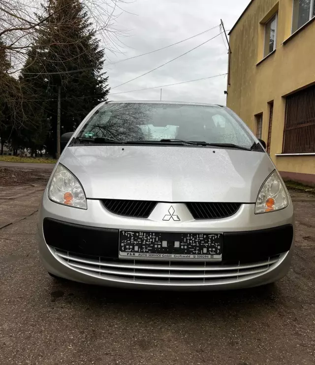 MITSUBISHI Colt 