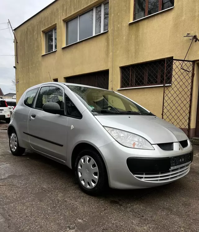 MITSUBISHI Colt 