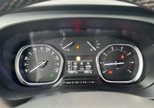 PEUGEOT Traveller 2.0 BlueHDi Long Business Vip