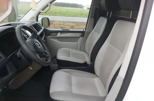 VOLKSWAGEN TRANSPORTER 