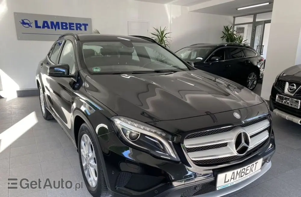 MERCEDES-BENZ GLA 