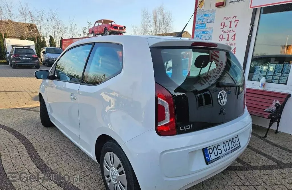 VOLKSWAGEN Up! 