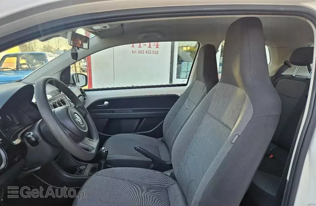 VOLKSWAGEN Up! 