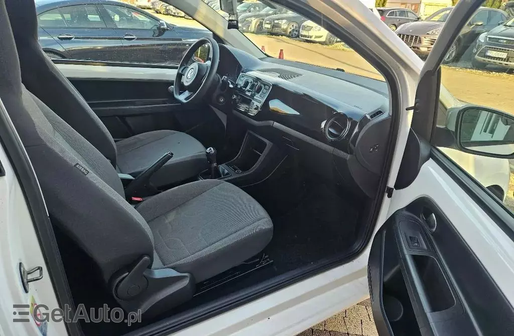 VOLKSWAGEN Up! 