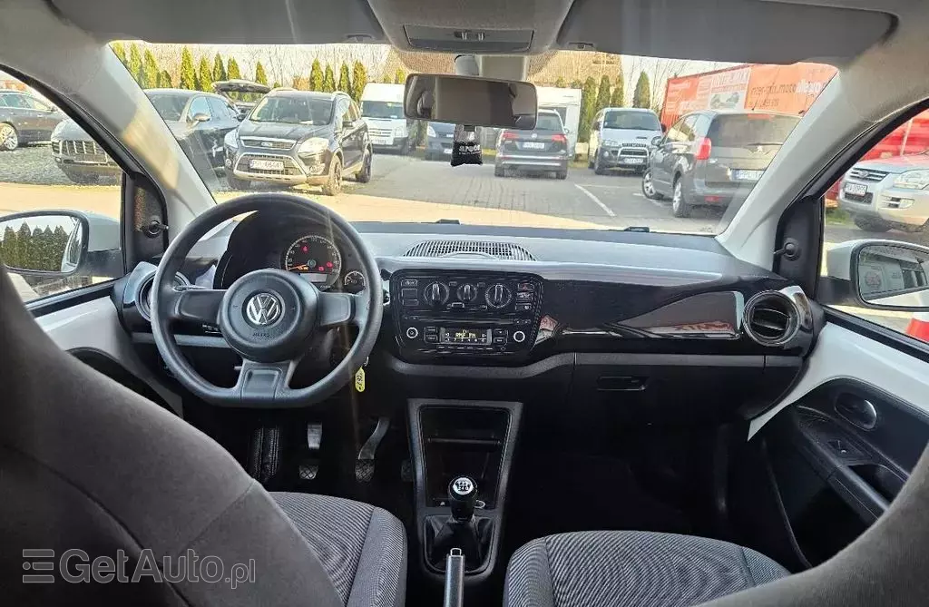 VOLKSWAGEN Up! 