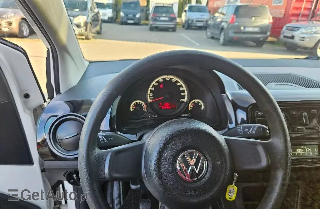 VOLKSWAGEN Up! 