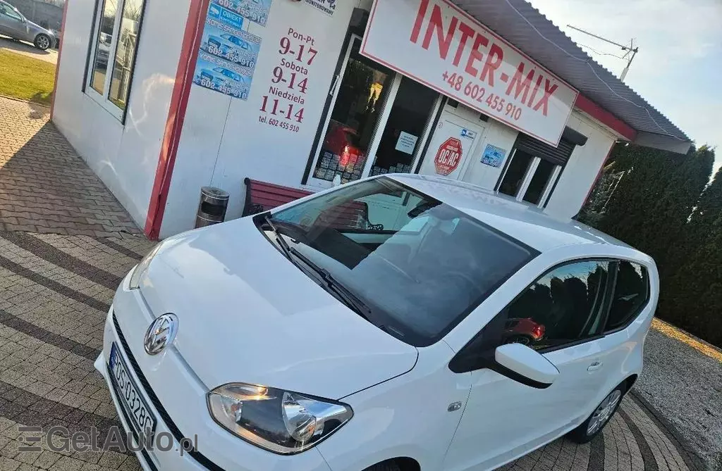 VOLKSWAGEN Up! 