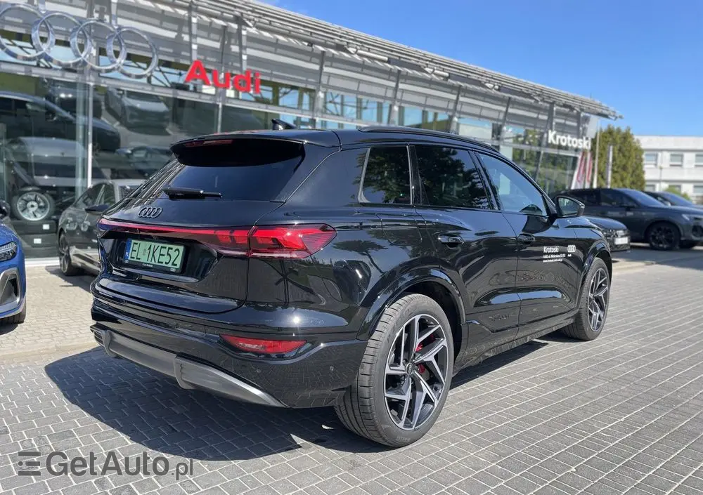 AUDI Q6 e-tron 