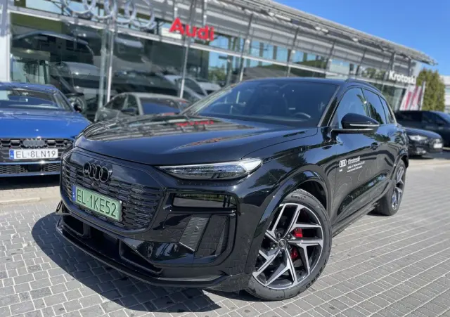 AUDI Q6 e-tron 