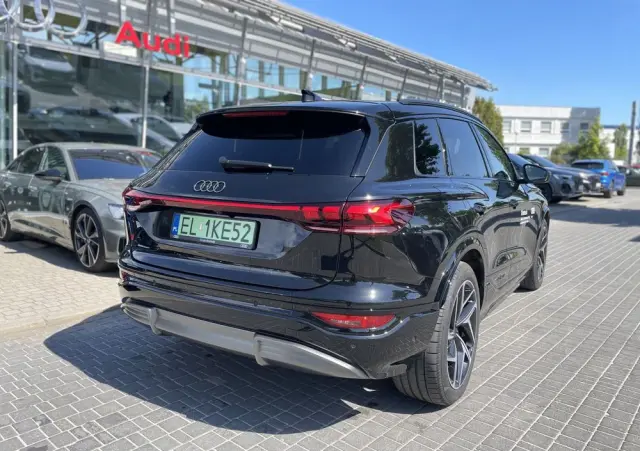 AUDI Q6 e-tron 