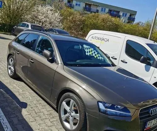AUDI A4 