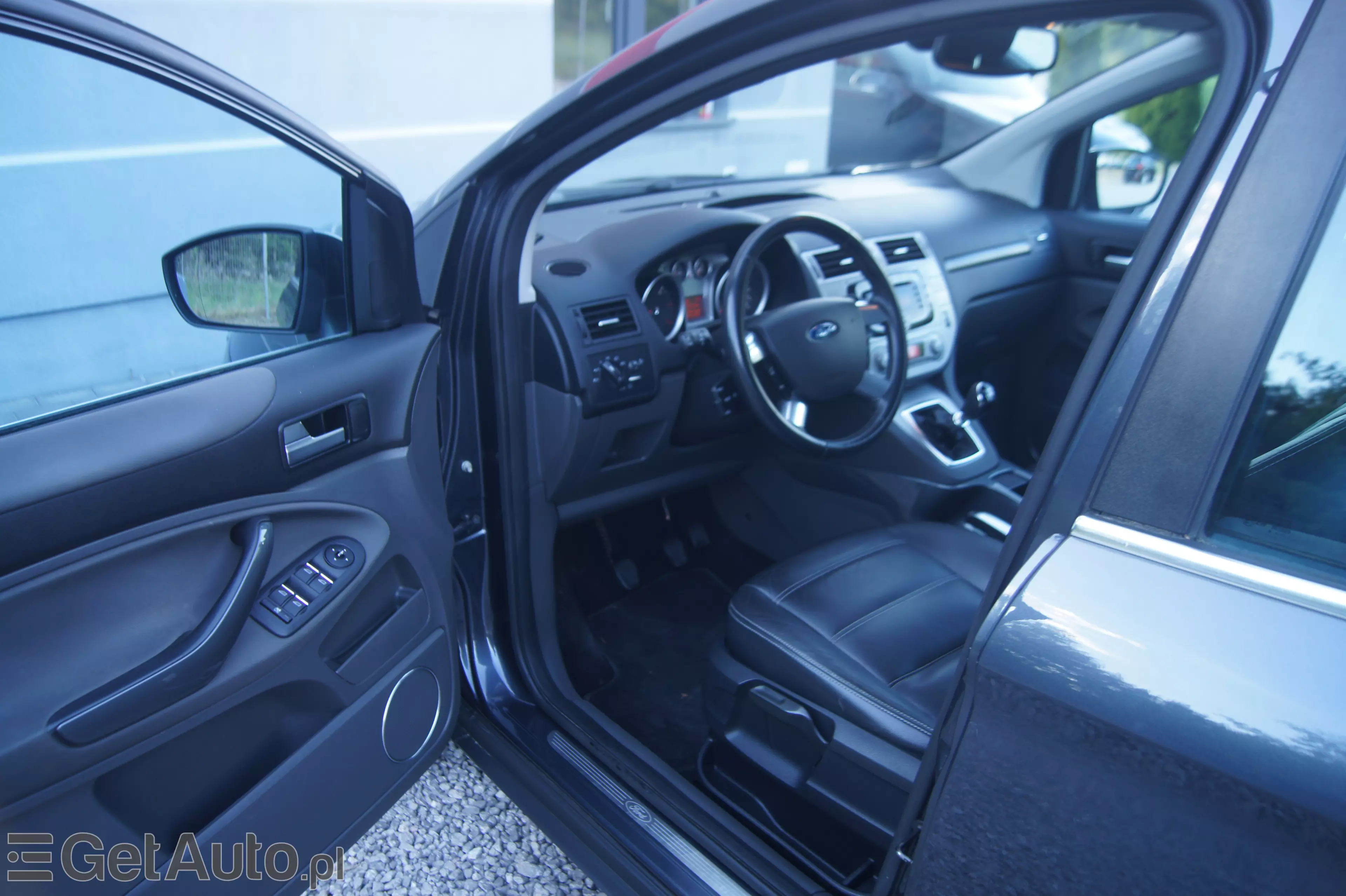 FORD Kuga 2.0 TDCi 2x4 Titanium