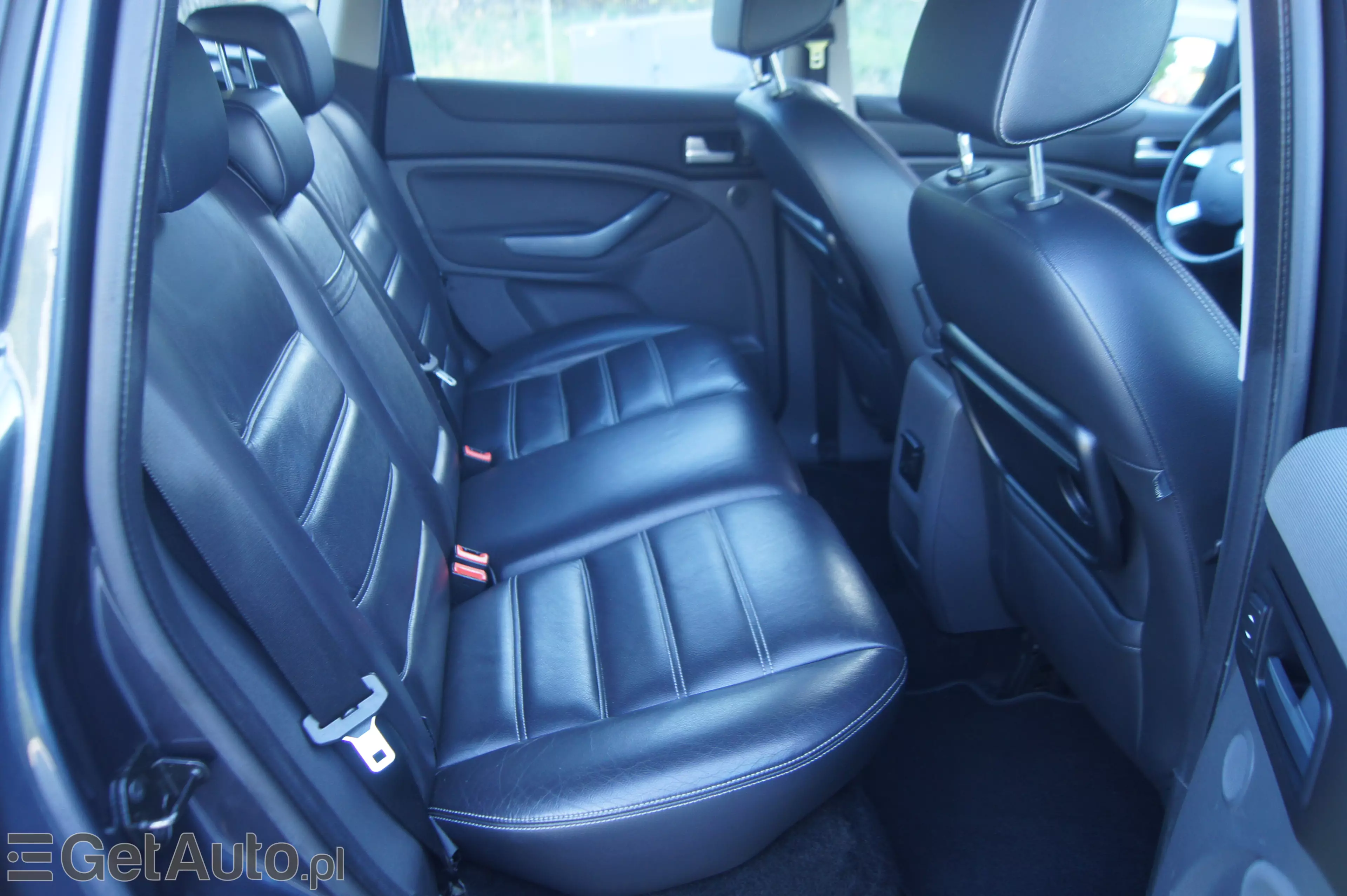 FORD Kuga 2.0 TDCi 2x4 Titanium