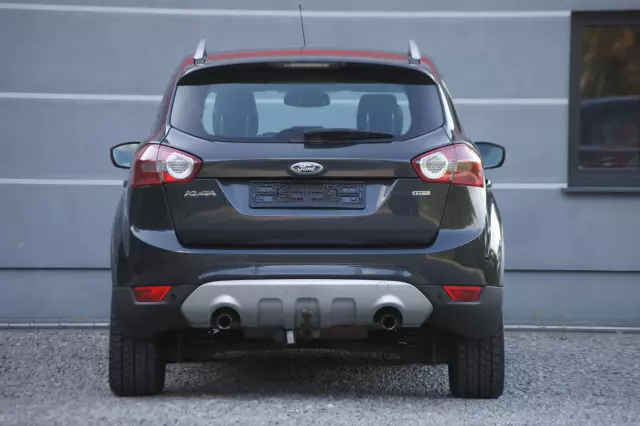 FORD Kuga 2.0 TDCi 2x4 Titanium