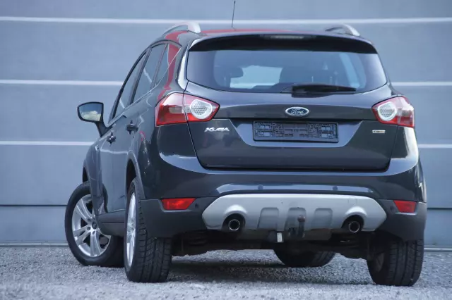 FORD Kuga 2.0 TDCi 2x4 Titanium