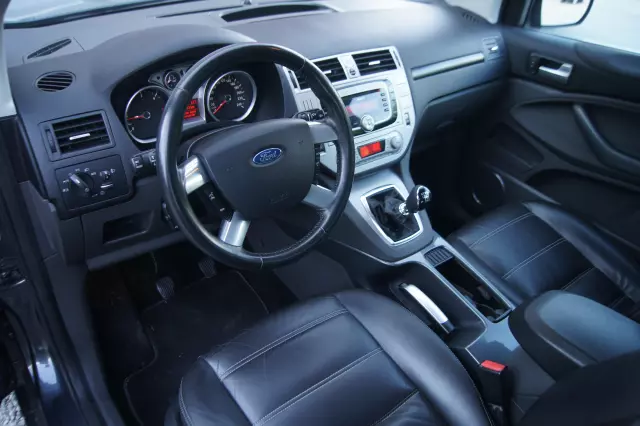 FORD Kuga 2.0 TDCi 2x4 Titanium