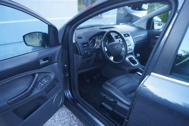 FORD Kuga 2.0 TDCi 2x4 Titanium