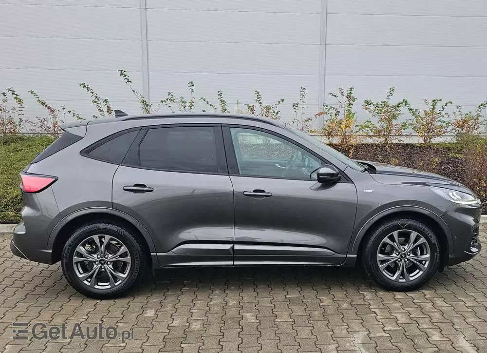 FORD Kuga 2.5 FHEV FWD ST-Line X
