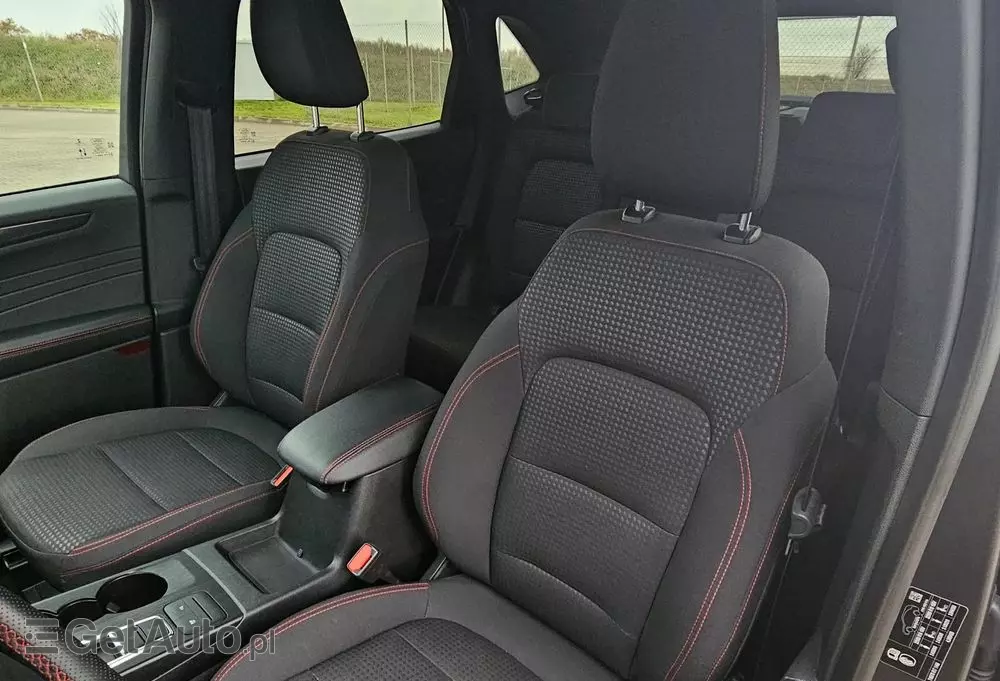 FORD Kuga 2.5 FHEV FWD ST-Line X