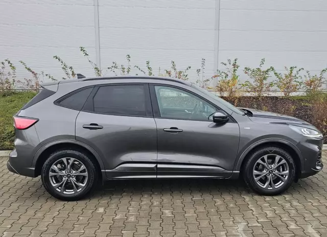FORD Kuga 2.5 FHEV FWD ST-Line X