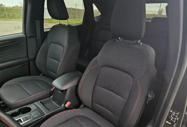 FORD Kuga 2.5 FHEV FWD ST-Line X