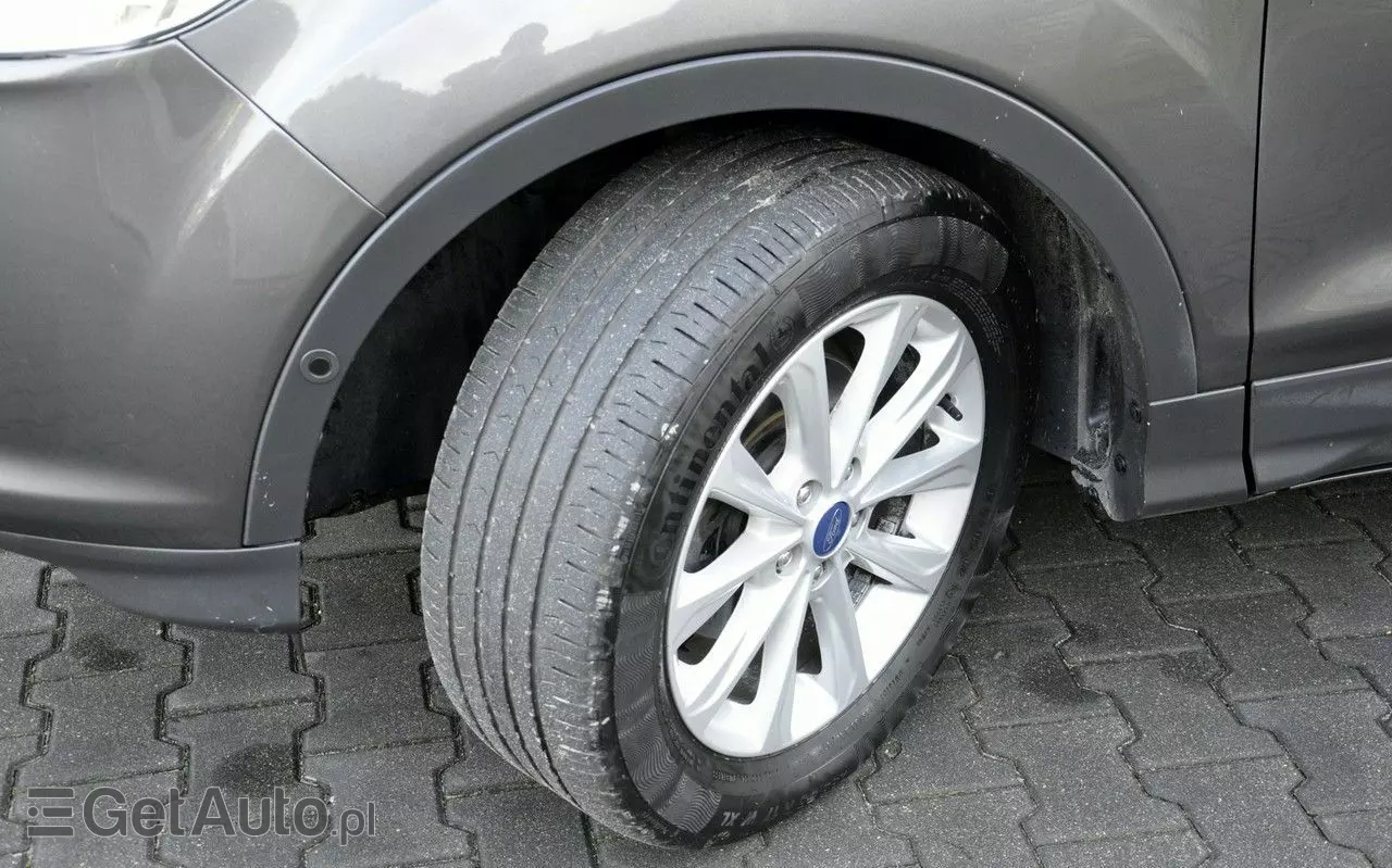 FORD Kuga 1.5 EcoBoost 2x4 Titanium