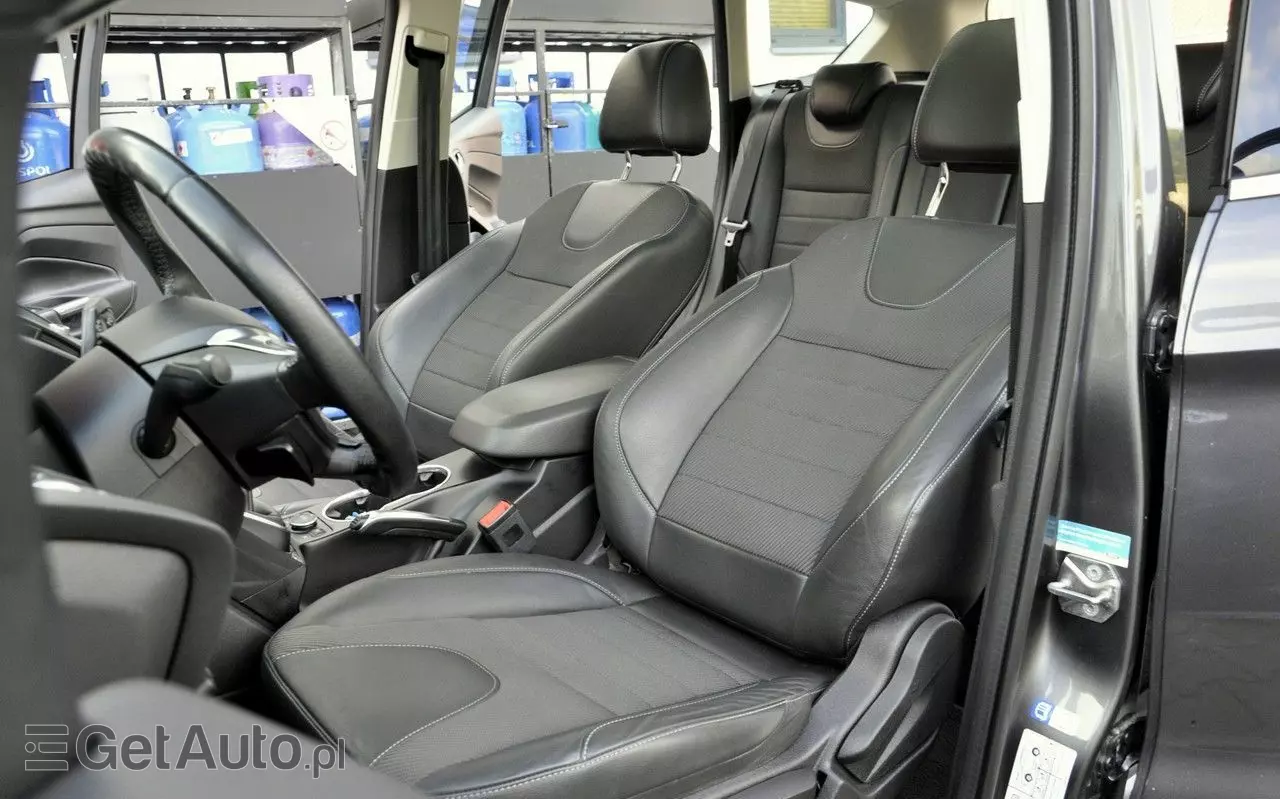 FORD Kuga 1.5 EcoBoost 2x4 Titanium