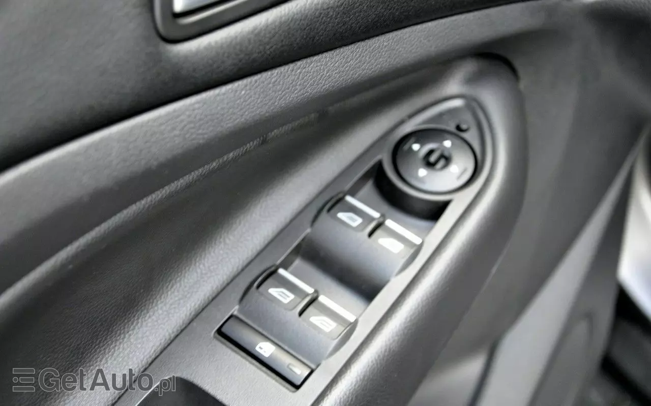 FORD Kuga 1.5 EcoBoost 2x4 Titanium