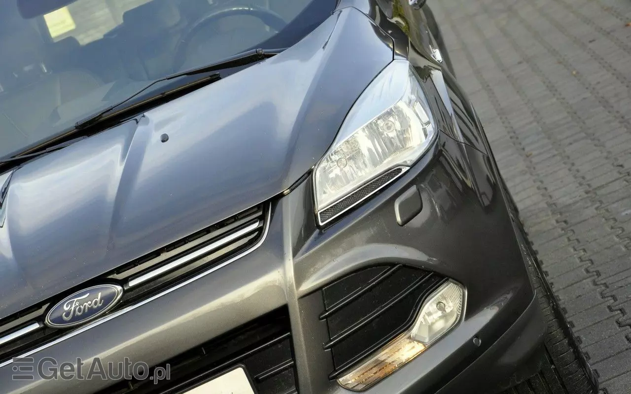 FORD Kuga 1.5 EcoBoost 2x4 Titanium
