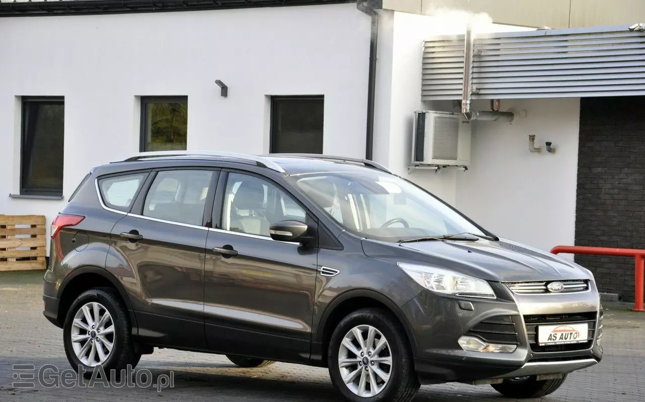 FORD Kuga 1.5 EcoBoost 2x4 Titanium