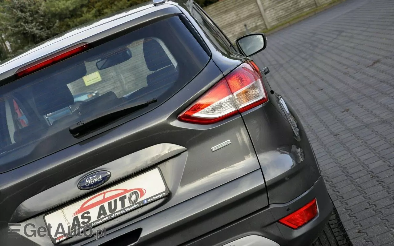 FORD Kuga 1.5 EcoBoost 2x4 Titanium