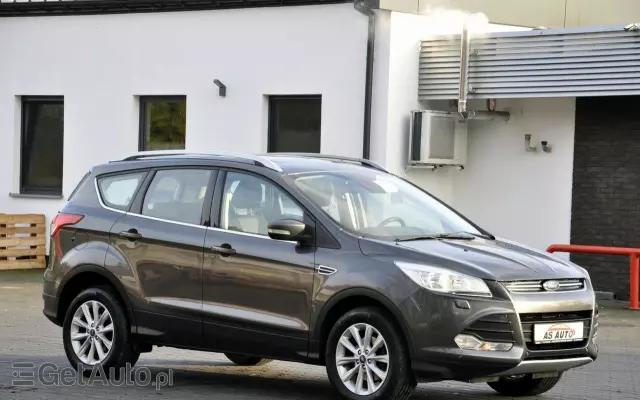 FORD Kuga 1.5 EcoBoost 2x4 Titanium