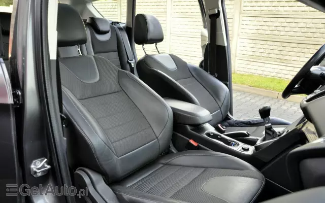 FORD Kuga 1.5 EcoBoost 2x4 Titanium