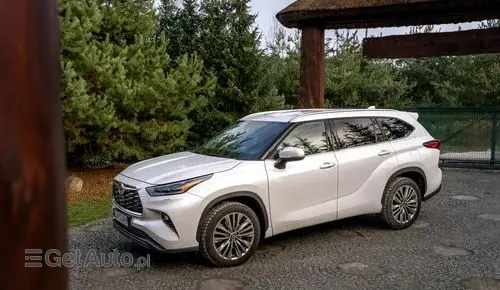 TOYOTA Highlander 