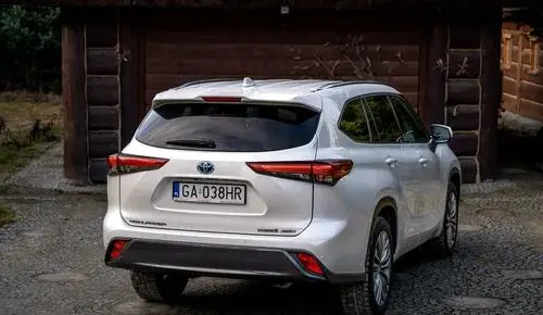TOYOTA Highlander 