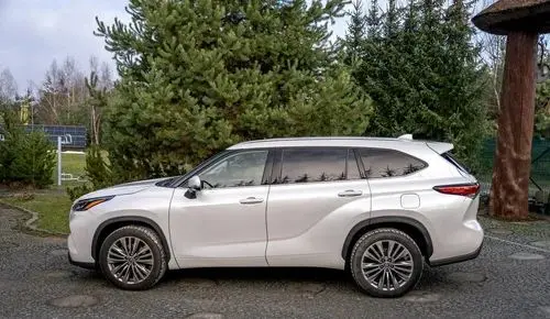 TOYOTA Highlander 