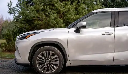 TOYOTA Highlander 