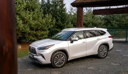 TOYOTA Highlander 