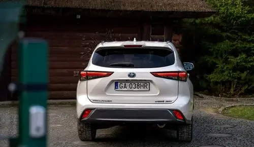 TOYOTA Highlander 
