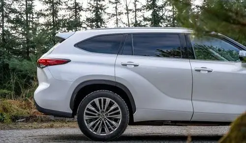 TOYOTA Highlander 