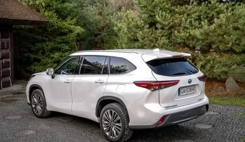 TOYOTA Highlander 