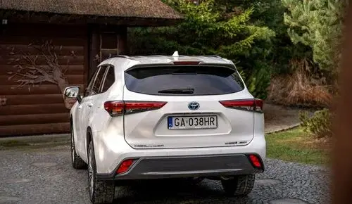 TOYOTA Highlander 