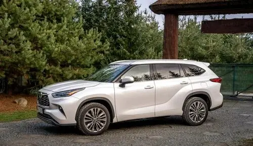 TOYOTA Highlander 