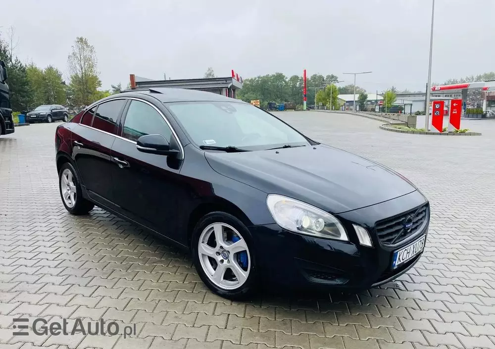 VOLVO S60 D5