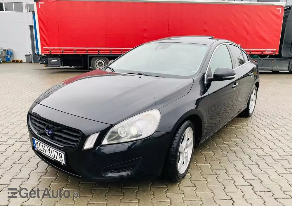 VOLVO S60 D5
