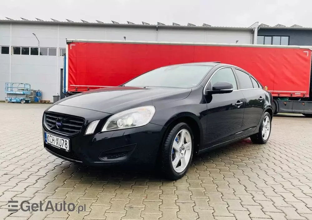 VOLVO S60 D5