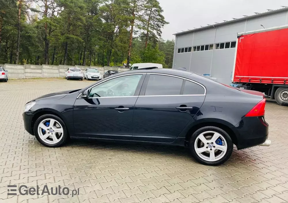 VOLVO S60 D5