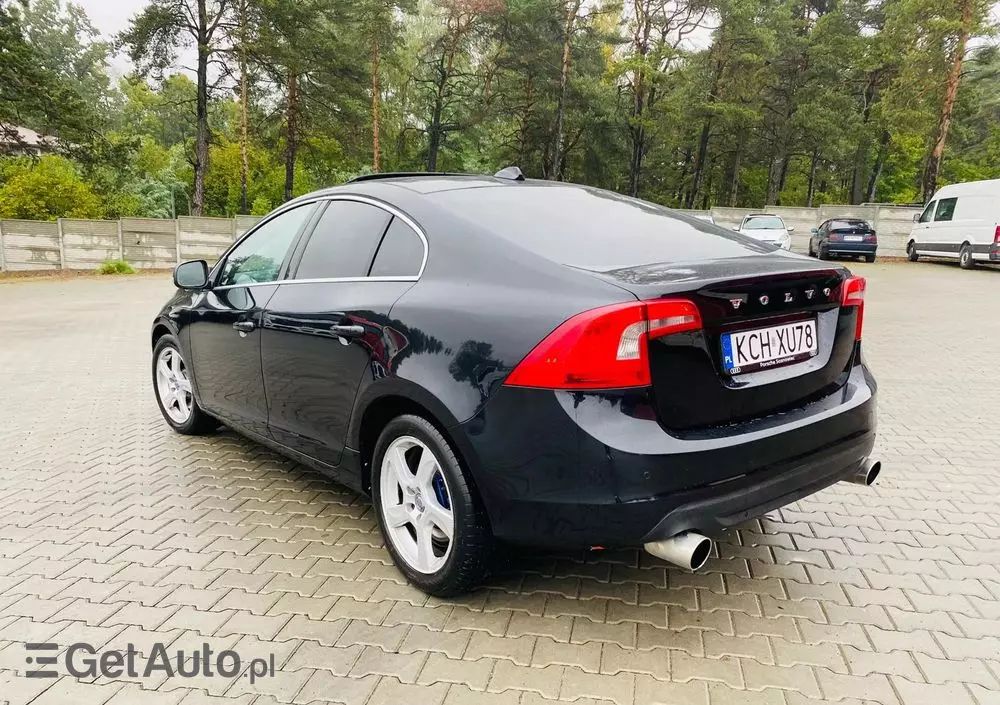 VOLVO S60 D5